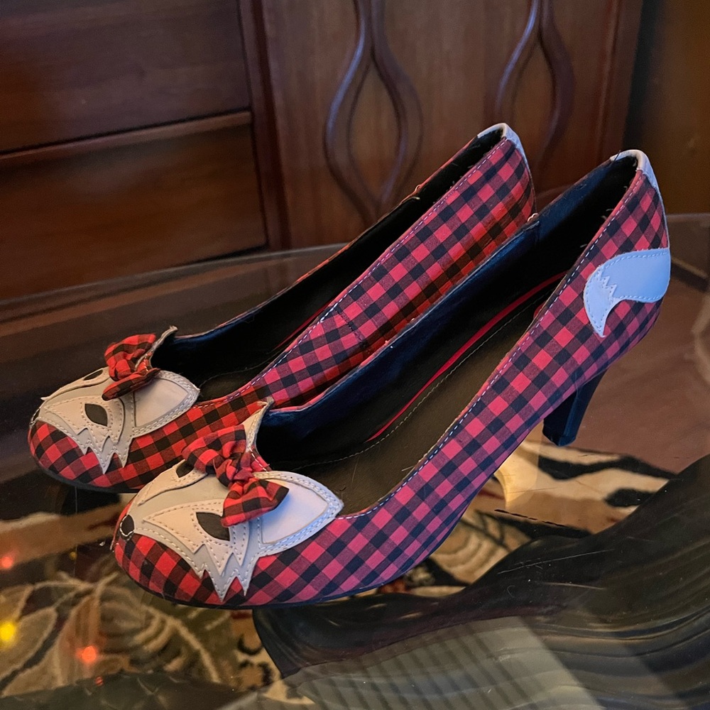 Tuk heels size 7
